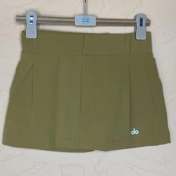 ALO YOGA  Fan Club Mini Skirt - Golden Olive Branch - Picture 6 of 7